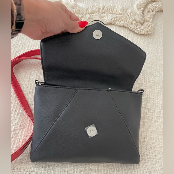 NWOT DISNEY MINNIE ENVELOPE PURSE - Picture 5 of 7